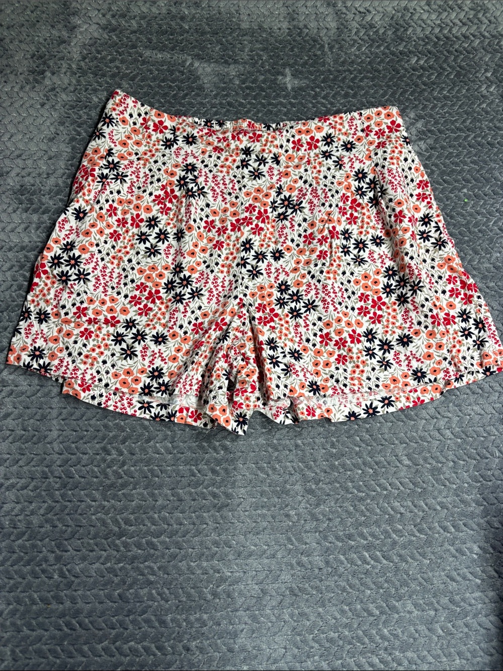 Cato High-Waist Floral Shorts in Pink & Black